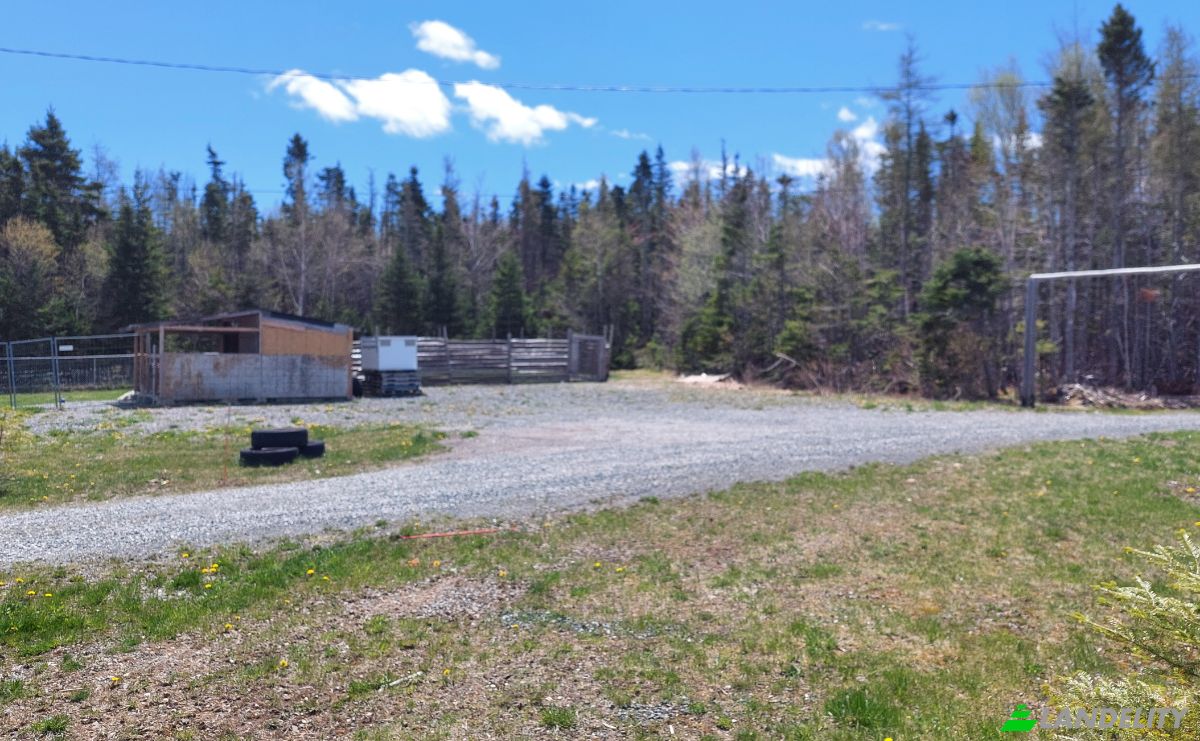 Manufactured/Mobil Home for Sale Bray Lake Rd, Sydney, NS B1M 1A9, Mira Road, Cape Breton Regional Municipality, Nova Scotia, Canada. Photo 6