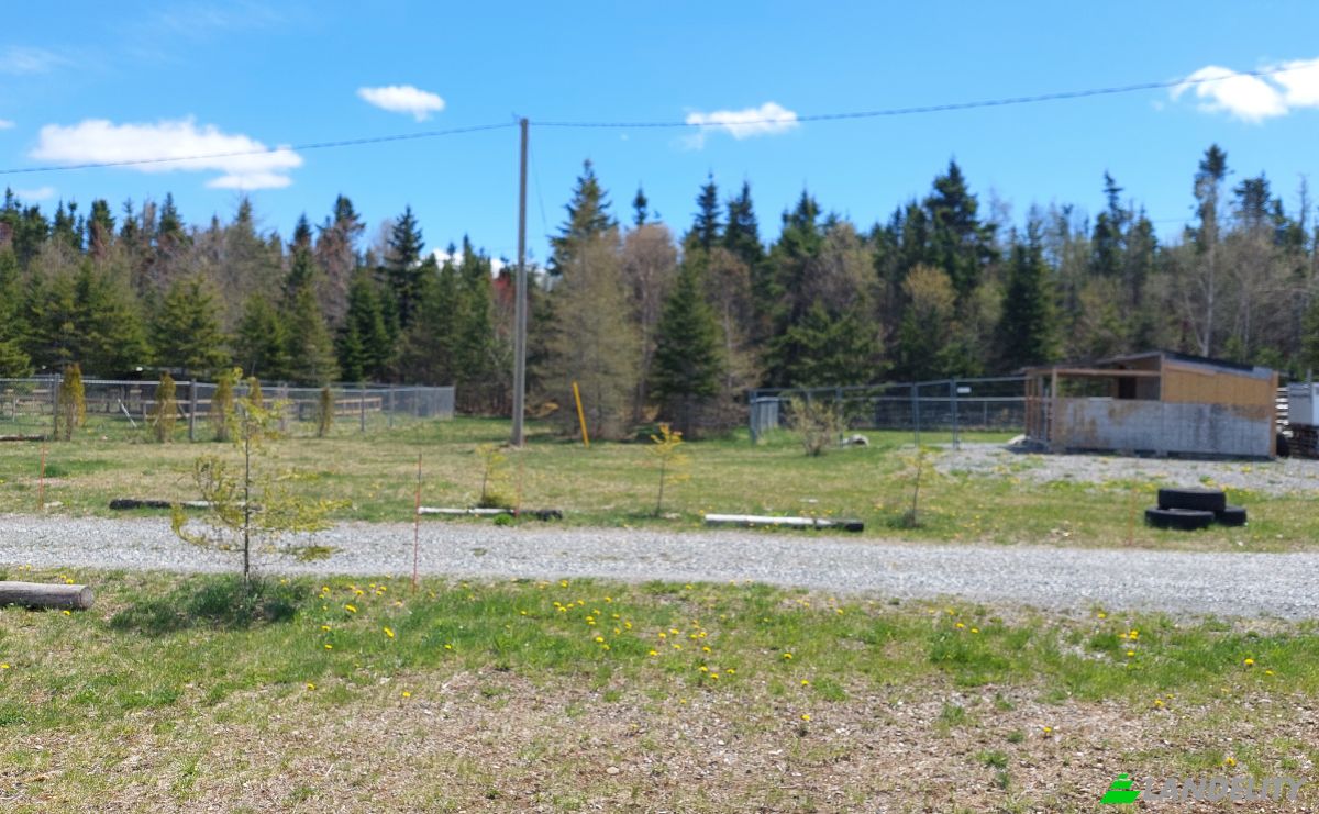 Manufactured/Mobil Home for Sale Bray Lake Rd, Sydney, NS B1M 1A9, Mira Road, Cape Breton Regional Municipality, Nova Scotia, Canada. Photo 5