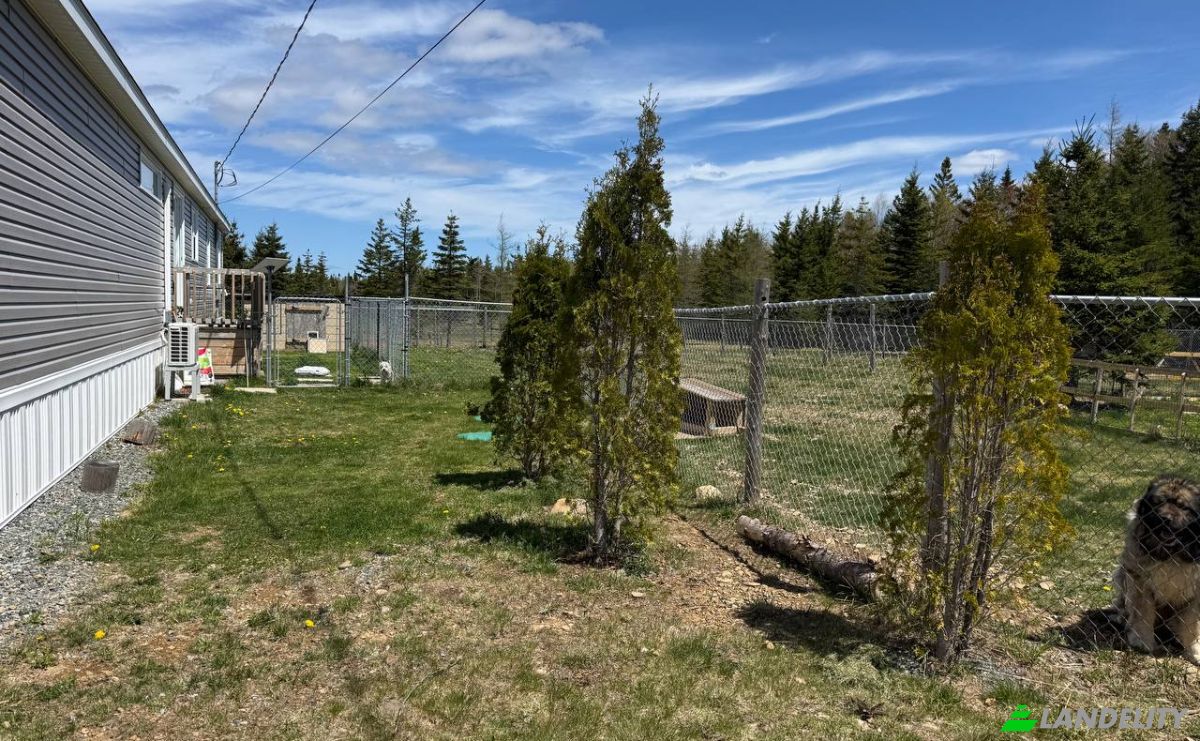 Manufactured/Mobil Home for Sale Bray Lake Rd, Sydney, NS B1M 1A9, Mira Road, Cape Breton Regional Municipality, Nova Scotia, Canada. Photo 7