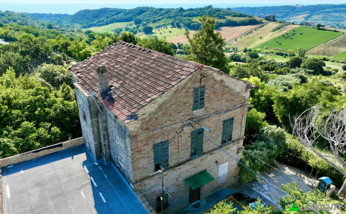 Villa for Sale Contrada Paienico, 63873 Altidona FM, Altidona, Province of Fermo, Marche, Italy. Photo 11