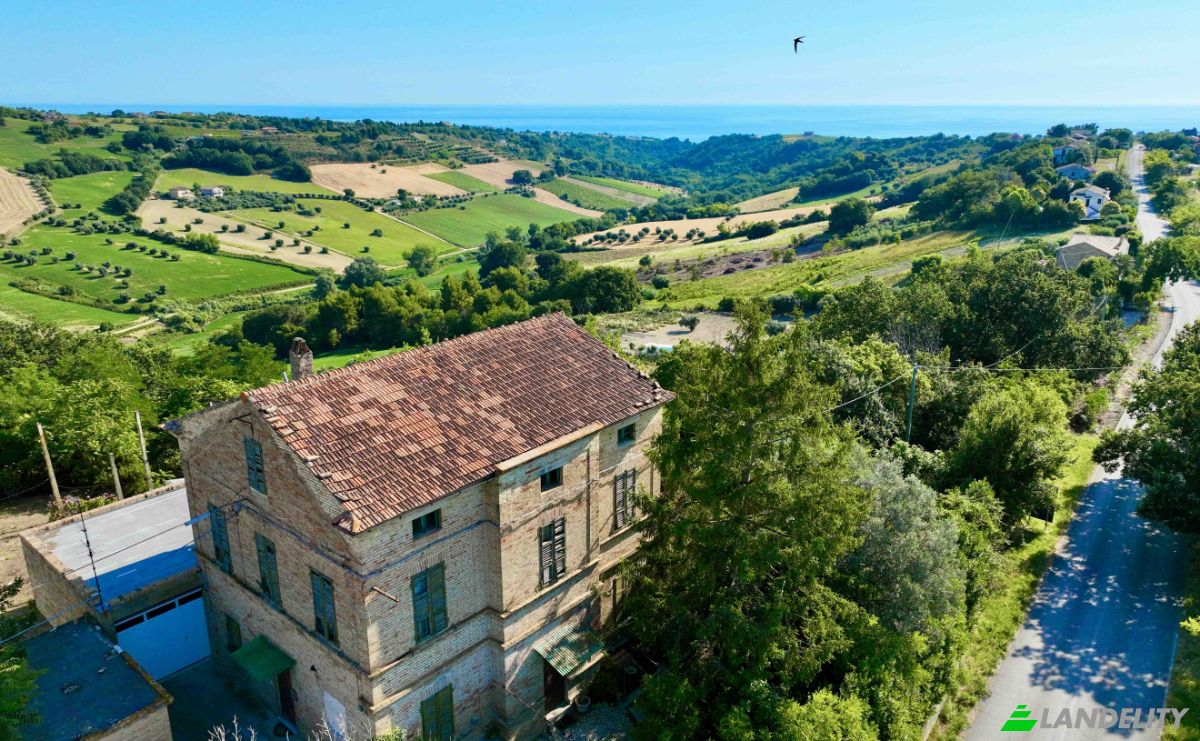 Villa for Sale Contrada Paienico, 63873 Altidona FM, Altidona, Province of Fermo, Marche, Italy. Photo 3