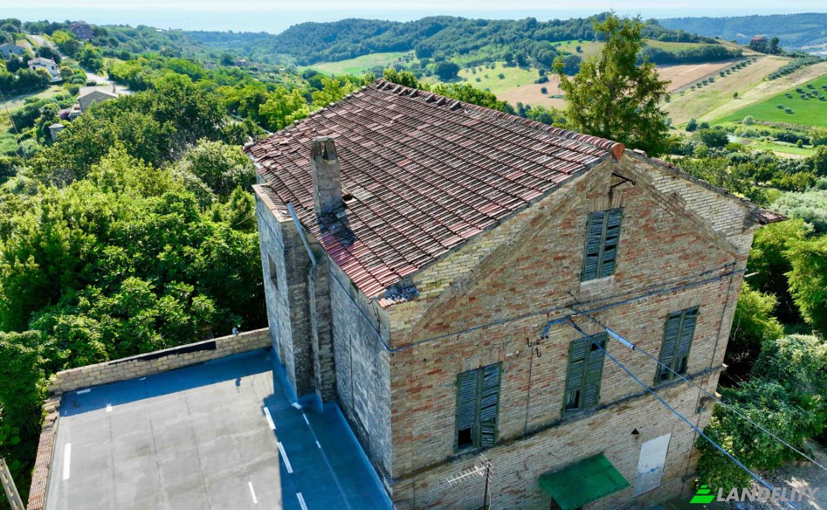 Villa for Sale Contrada Paienico, 63873 Altidona FM, Altidona, Province of Fermo, Marche, Italy. Photo 9