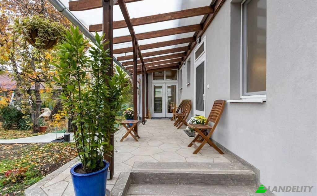 Single Family Home for Sale Budapest, Hungary, Baross Gabor. Photo 3