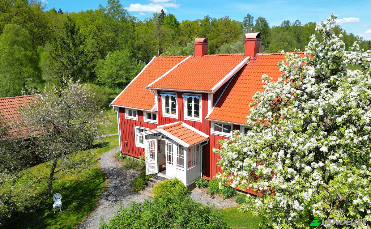 Farm/Ranch for Sale Byvagen, 568 92 Skillingaryd, Galtas, Vaggeryd Municipality, Jonkoping County, Sweden. Photo 1