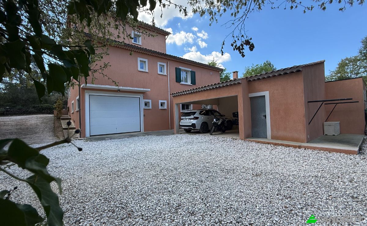 Maison unifamiliale à vendre 2089 Rte de Mazaugues, 83470 Saint-Maximin-la-Sainte-Baume, Saint-Maximin-la-Sainte-Baume, Var, Provence-Alpes-Côte dAzur, France. Photo 2