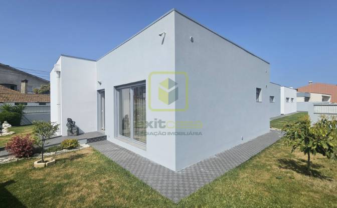 Villa in vendita R Dr Jose Rito 17. Foto#14