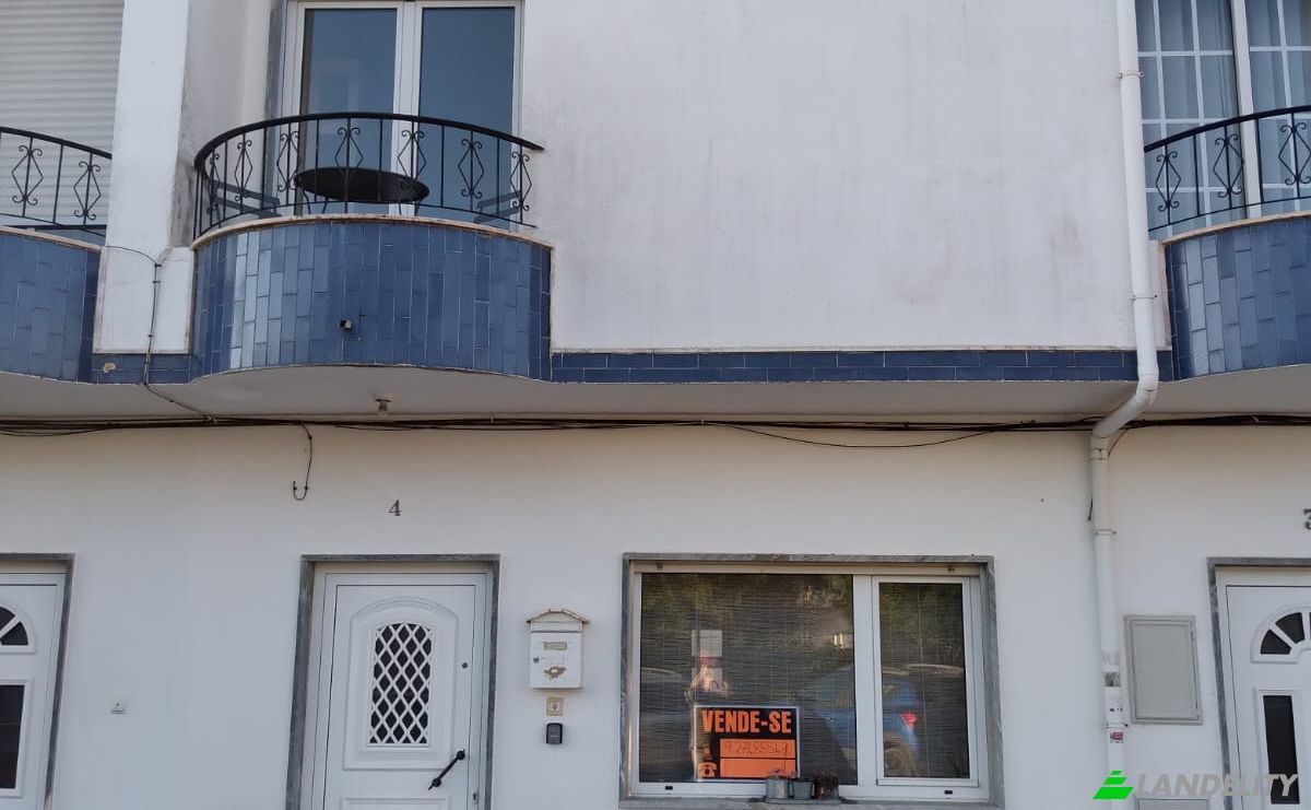 Casa adosada en venta R Antonio Bentes Benemerito 7, 8150 Sao Bras de Alportel, Sao Bras de Alportel, Faro District, Portugal. Foto 1
