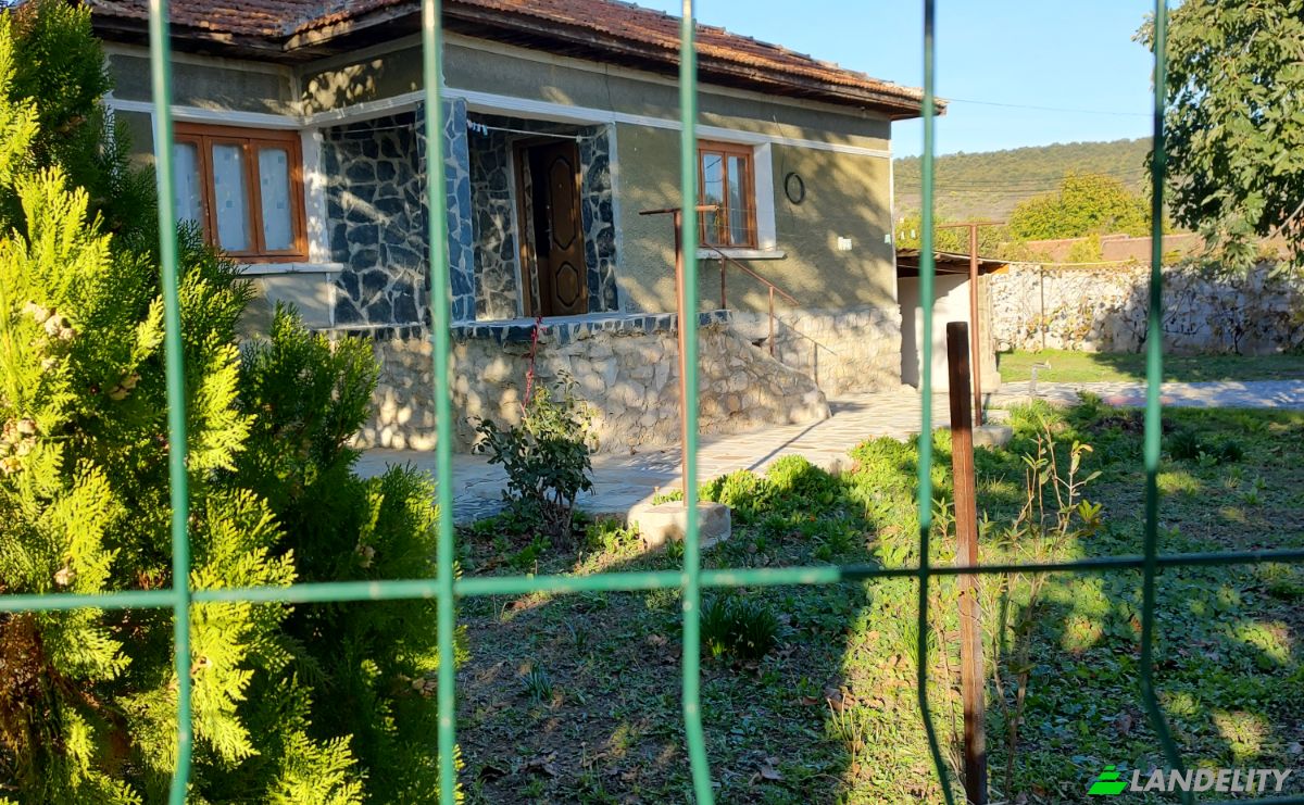 Casa de una sola familia en venta Tsentar, I 2, 9170 Suvorovo, Suvorovo, Varna, Bulgaria. Foto 3