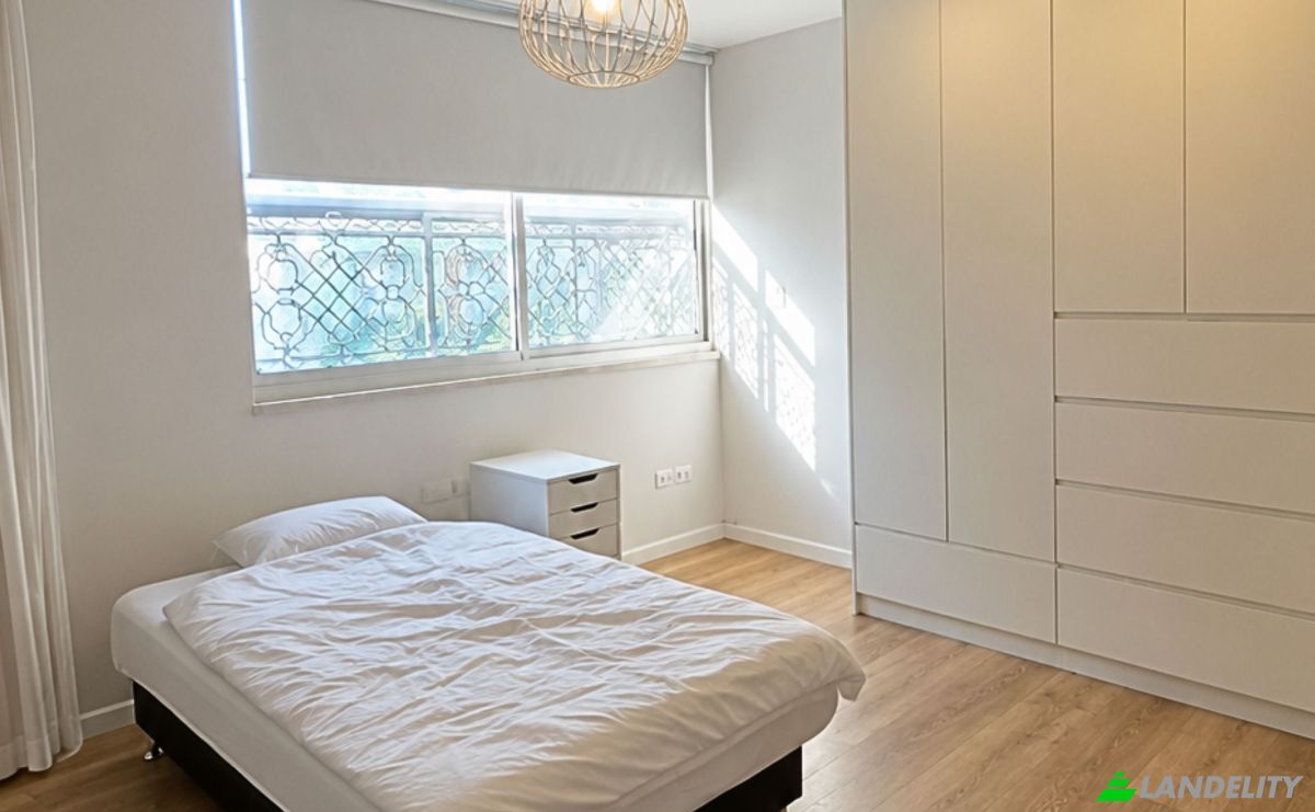 Single Family Home for Sale Dror St 2, Savyon, Petach Tikva, Center District, Israel. Photo 8