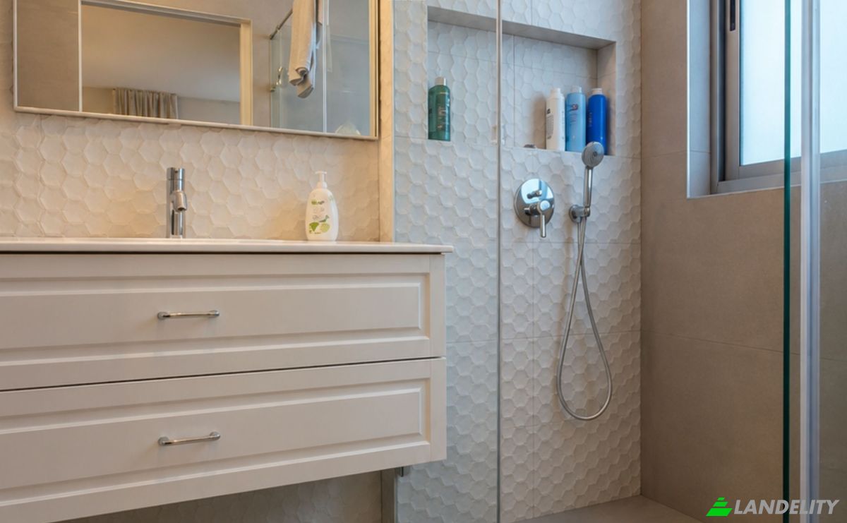 Single Family Home for Sale Dror St 2, Savyon, Petach Tikva, Center District, Israel. Photo 9