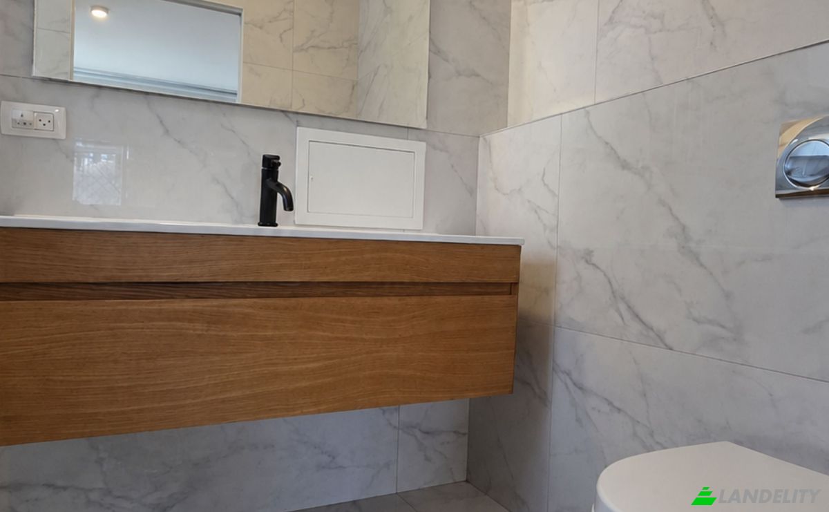 Single Family Home for Sale Dror St 2, Savyon, Petach Tikva, Center District, Israel. Photo 11