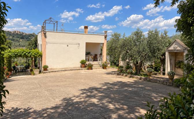 Villa for Sale Contrada Conche. Photo#2