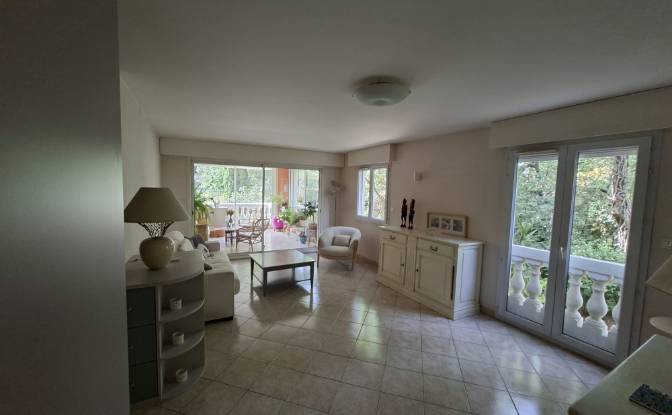 Apartment for Sale 200 Av Raimu, 83220 Le Pradet. Photo#6 Apartment for Sale 200 Av Raimu, 83220 Le Pradet. Photo#6