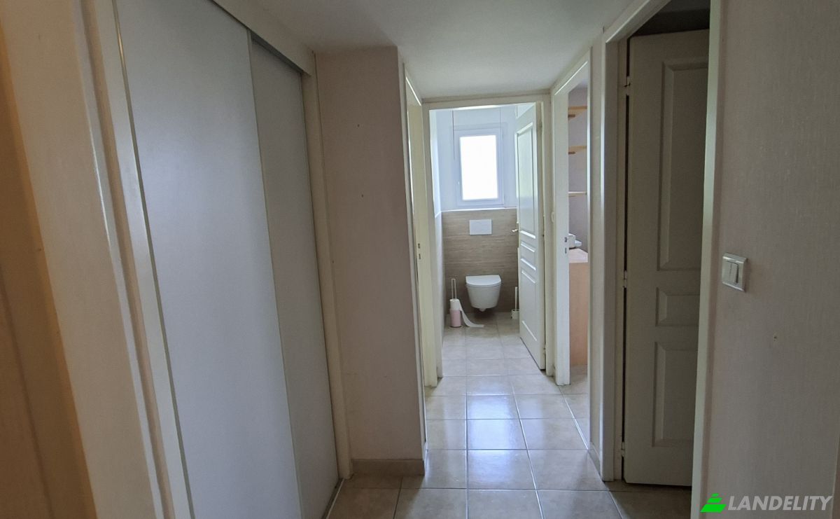 Apartment for Sale 200 Av Raimu, 83220 Le Pradet, Le Pradet, Var, Provence-Alpes-Cote dAzur, France. Photo 11