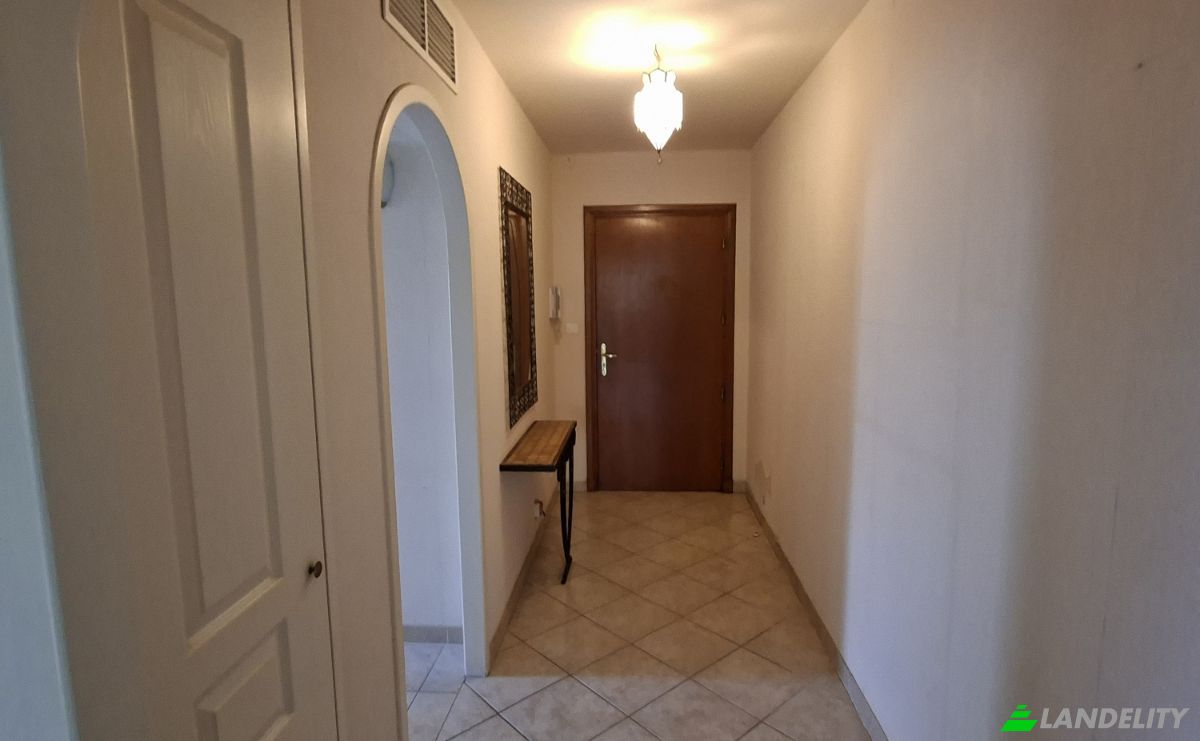 Apartment for Sale 200 Av Raimu, 83220 Le Pradet, Le Pradet, Var, Provence-Alpes-Cote dAzur, France. Photo 12