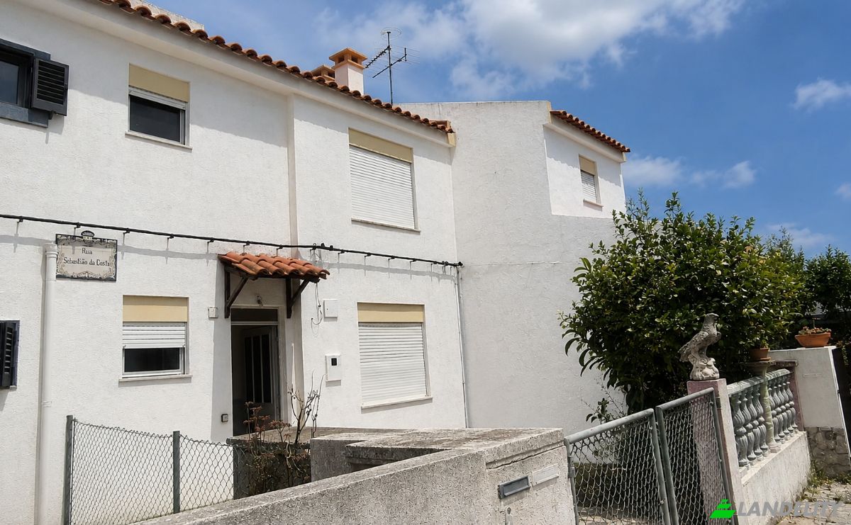 Townhouse for Sale R Sebastiao da Costa 2A, 2925 Sao Simao, Sao Simao, Setubal, Portugal. Photo 3