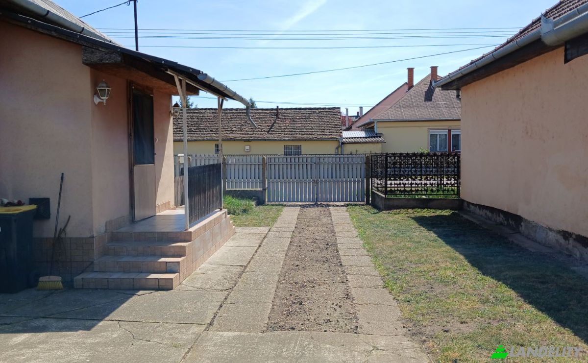 Casa de una sola familia en venta Ebes, Hajduszoboszlo District, Hajdu-Bihar, Hungary, Hunyadi u 58, 4211 Hungary. Foto 3