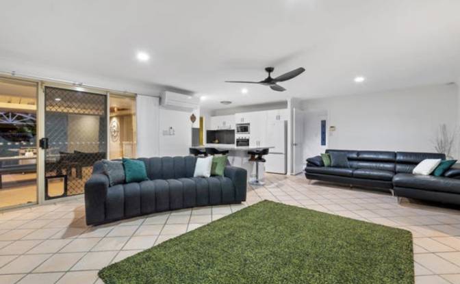 Single Family Home for Sale 102 Sharpless Rd. Photo#8