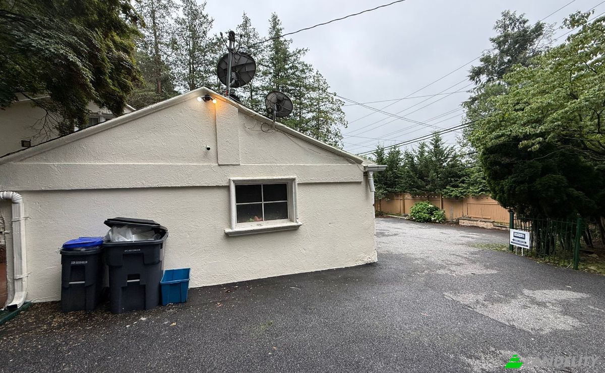 Single Family Home for Sale 445 NY-100A, Hartsdale, Westchester County, New York, United States, NY 10530, USA. Photo 6