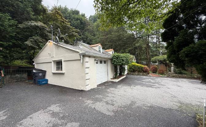 Single Family Home for Sale 445 NY-100A, Hartsdale. Photo#8 Single Family Home for Sale 445 NY-100A, Hartsdale. Photo#8