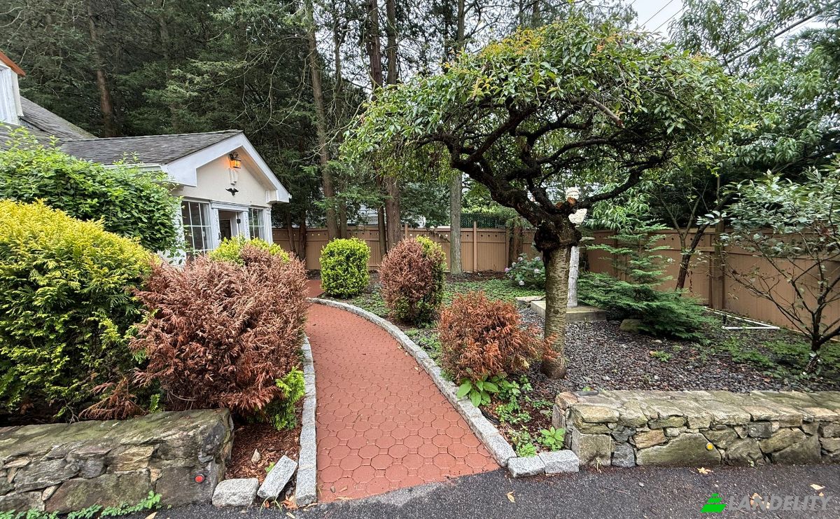 Single Family Home for Sale 445 NY-100A, Hartsdale, Westchester County, New York, United States, NY 10530, USA. Photo 9