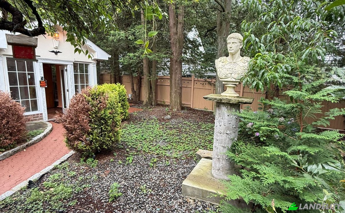 Single Family Home for Sale 445 NY-100A, Hartsdale, Westchester County, New York, United States, NY 10530, USA. Photo 2