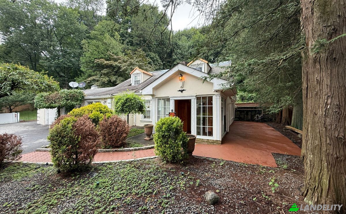 Single Family Home for Sale 445 NY-100A, Hartsdale, Westchester County, New York, United States, NY 10530, USA. Photo 10