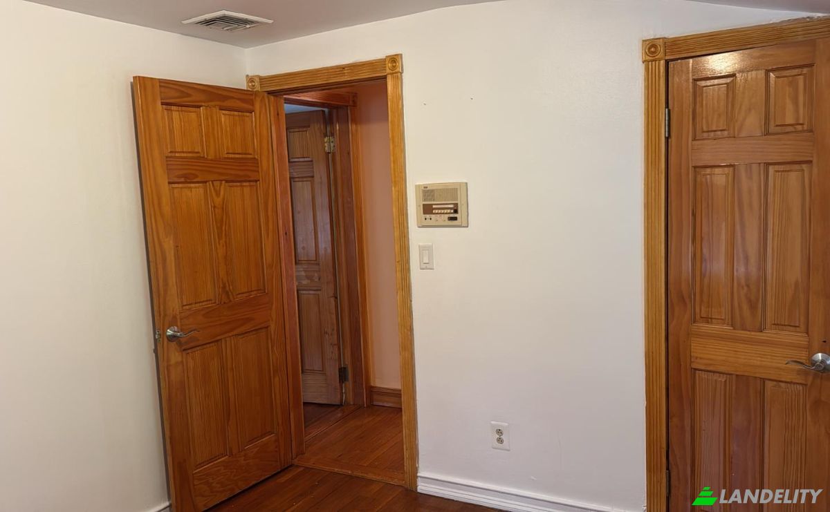 Single Family Home for Sale 445 NY-100A, Hartsdale, Westchester County, New York, United States, NY 10530, USA. Photo 24