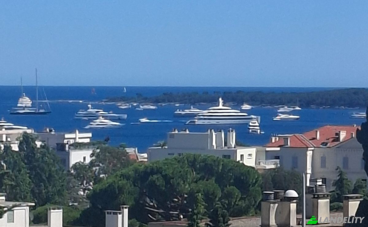 Apartment for Sale 16 Av du Roi Albert 1er, 06400 Cannes, Cannes, Alpes-Maritimes, Provence-Alpes-Cote dAzur, France. Photo 5