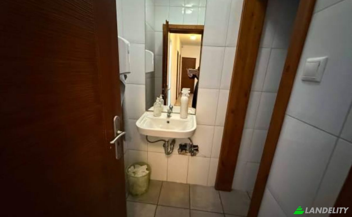 Office Space for Sale Vac, Vac District, Pest County, Hungary, Zrinyi Miklos u 39, 2600 Hungary. Photo 8