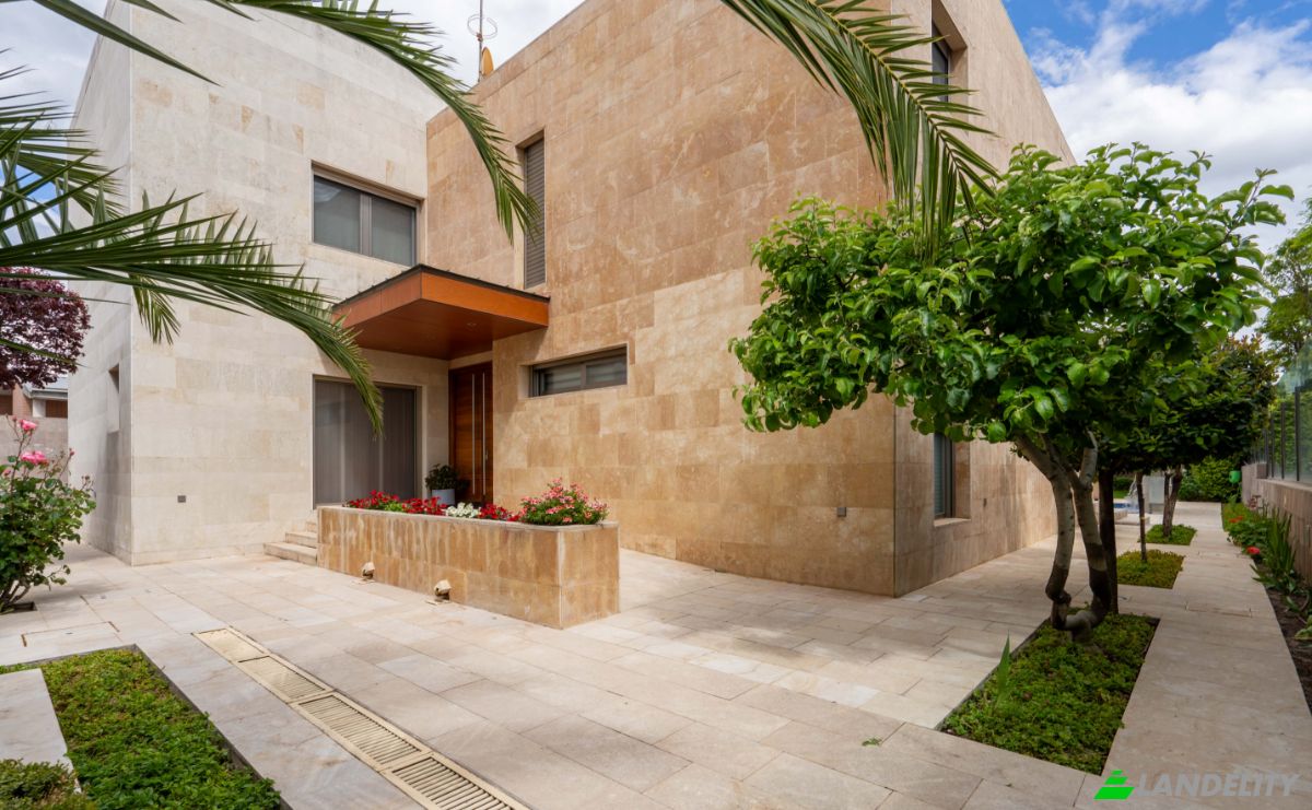 Mansion for Sale C Vicente Aleixandre, Azuqueca de Henares, Guadalajara, Castile-La Mancha, Spain. Photo 13