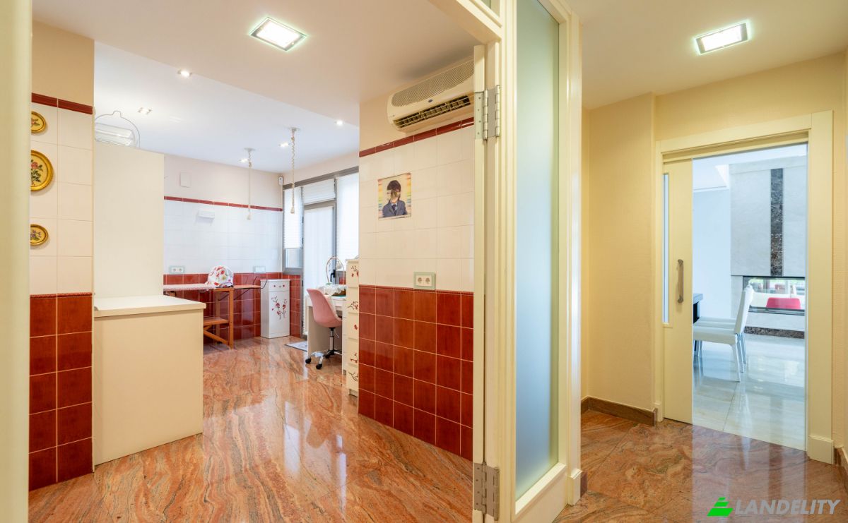 Mansion for Sale C Vicente Aleixandre, Azuqueca de Henares, Guadalajara, Castile-La Mancha, Spain. Photo 19