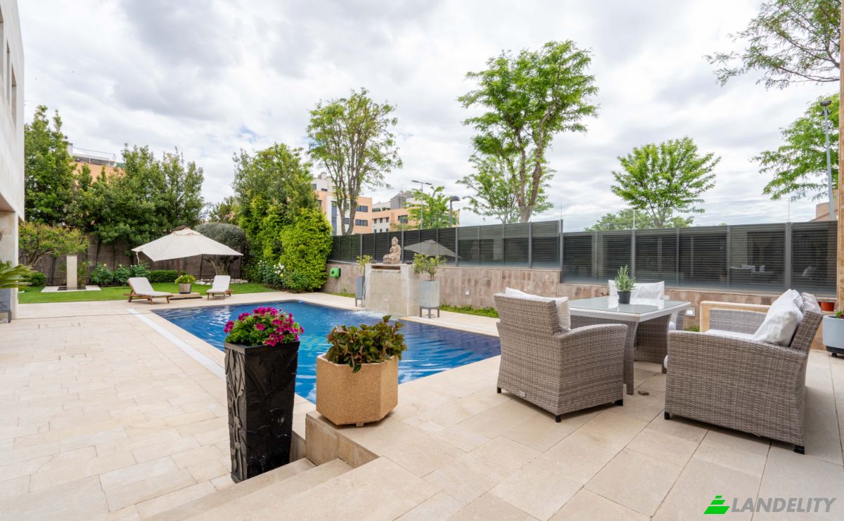 Mansion for Sale C Vicente Aleixandre, Azuqueca de Henares, Guadalajara, Castile-La Mancha, Spain. Photo 5