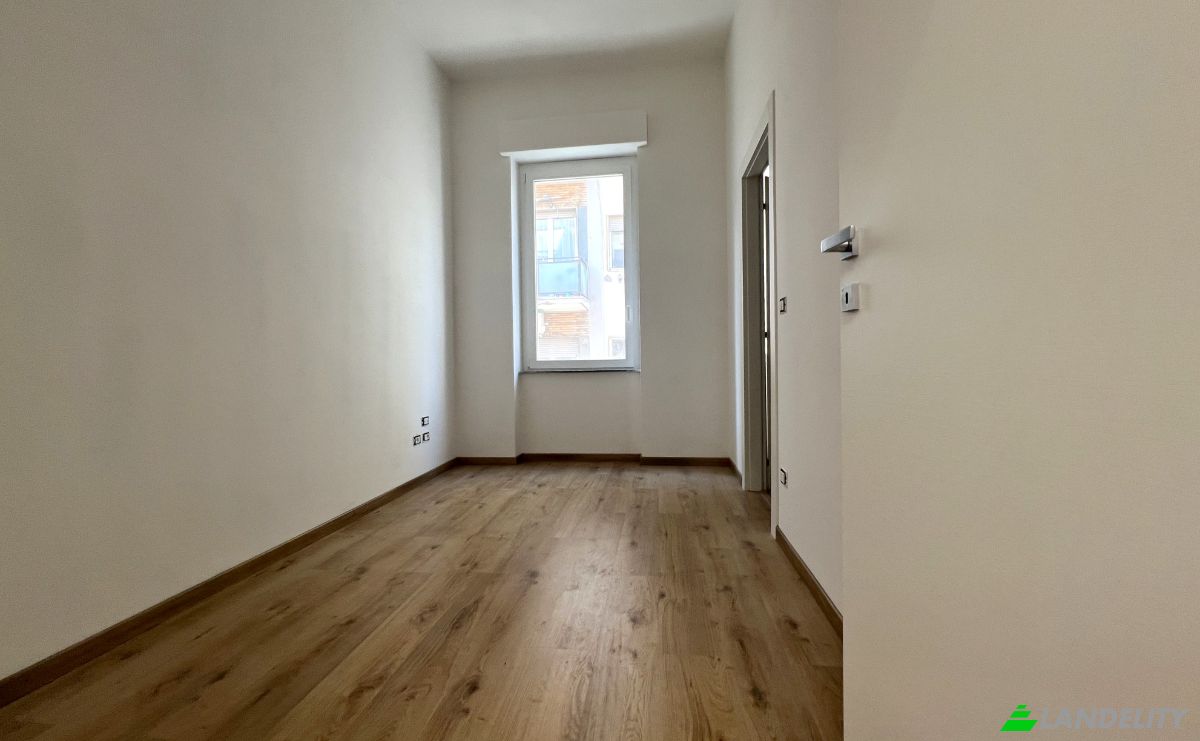 Apartment for Sale Via Silvio Pellico, 65124 Pescara PE, Pescara, Province of Pescara, Abruzzo, Italy. Photo 11