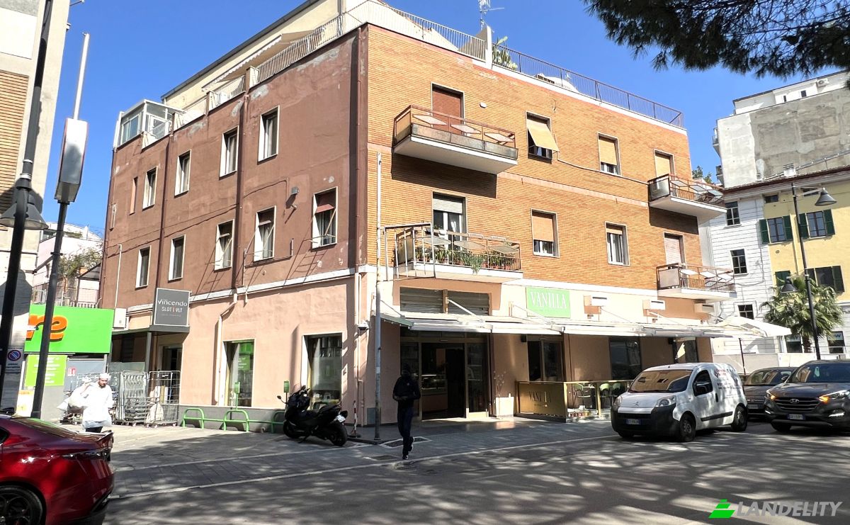 Apartment for Sale Via Silvio Pellico, 65124 Pescara PE, Pescara, Province of Pescara, Abruzzo, Italy. Photo 22