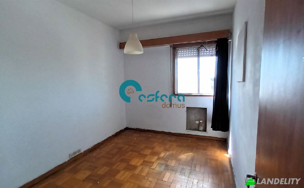 Apartment for Sale Rua de Goncalo Cristovao, Porto, Porto District, Portugal. Photo 8