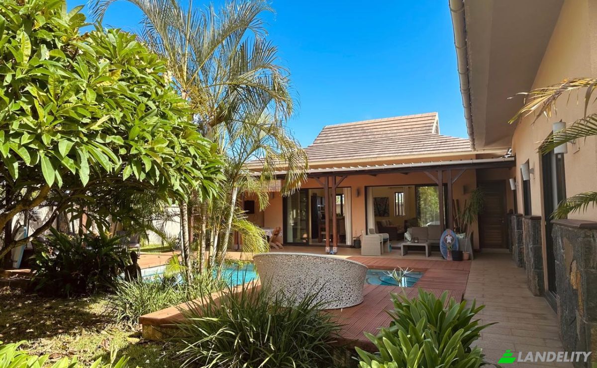 Villa for Sale Cap Malheureux, Riviere du Rempart District, Mauritius. Photo 3