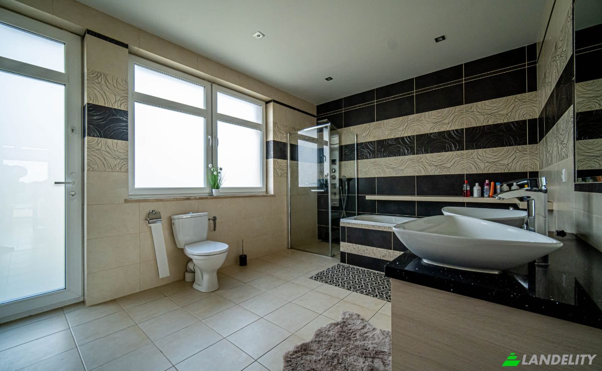 Mansion for Sale Jeziorna 6, 83-307 KieLpino, KieLpino, Kartuzy County, Pomeranian Voivodeship, Poland. Photo 19