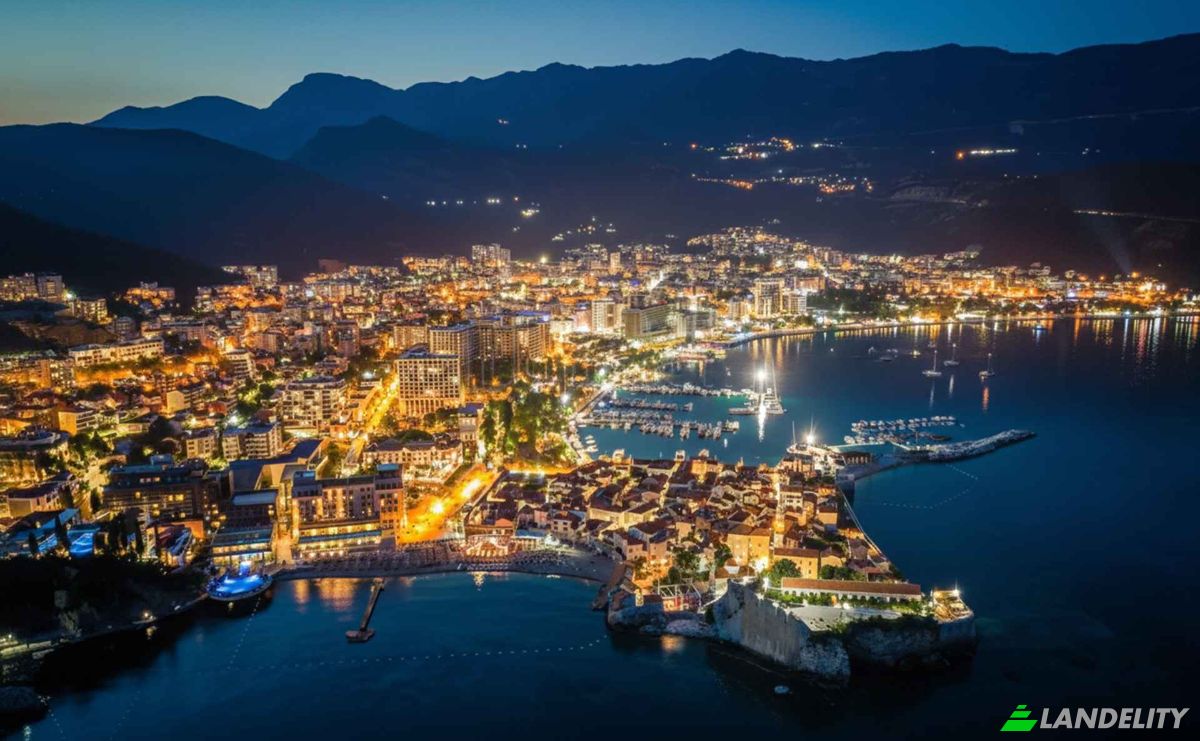 Hotel for Sale Budva, Budva Slovenska Plaza Hotel Parking, Budva Municipality, Montenegro. Photo 2