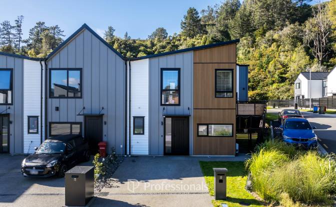 Townhouse for Sale 17 Dovey Katene Horvath Street. Photo#4