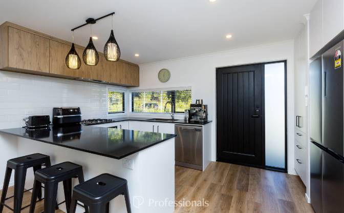 Townhouse for Sale 17 Dovey Katene Horvath Street. Photo#6