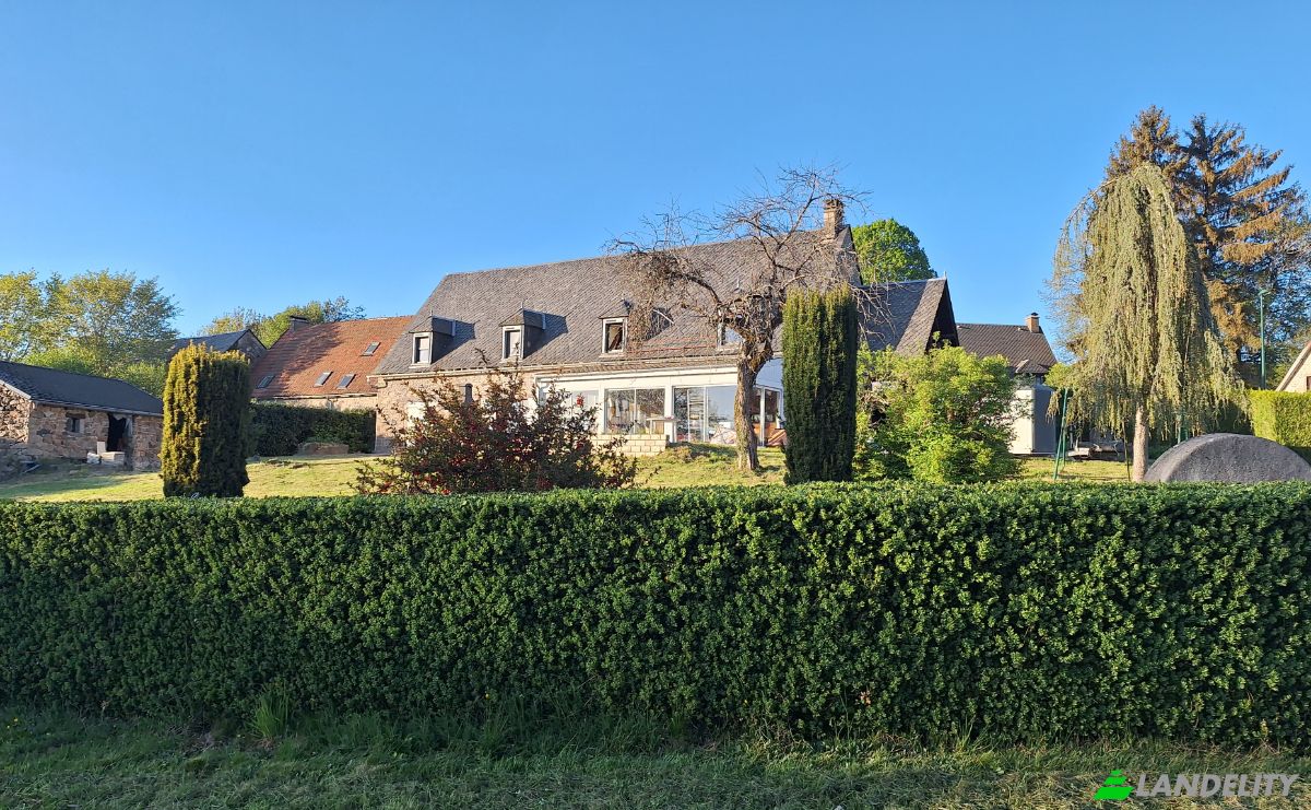 Single Family Home for Sale 3101 Rte de Bort les Orgues, 63690 Larodde, Larodde, Puy-de-Dome, Auvergne-Rhone-Alpes, France. Photo 3