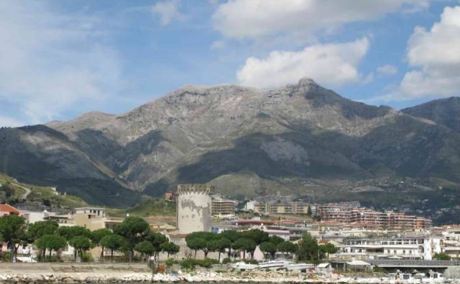 Apartment for Sale - Maranola, Italy