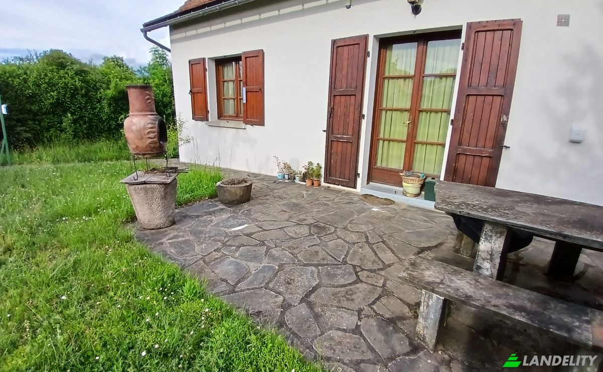 Single Family Home for Sale 14 Chem du Bousquet, 15000 Aurillac, Aurillac, Cantal, Auvergne-Rhone-Alpes, France. Photo 13