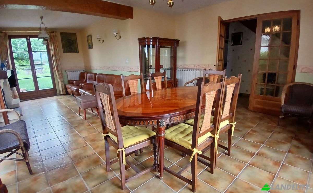 Single Family Home for Sale 14 Chem du Bousquet, 15000 Aurillac, Aurillac, Cantal, Auvergne-Rhone-Alpes, France. Photo 16