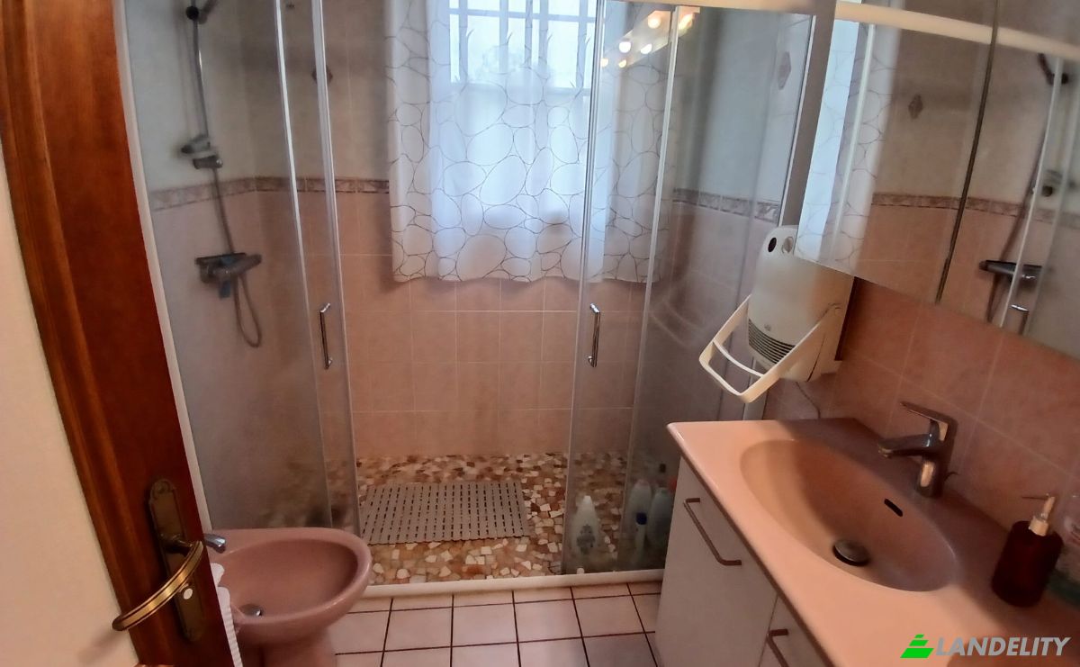 Single Family Home for Sale 14 Chem du Bousquet, 15000 Aurillac, Aurillac, Cantal, Auvergne-Rhone-Alpes, France. Photo 20