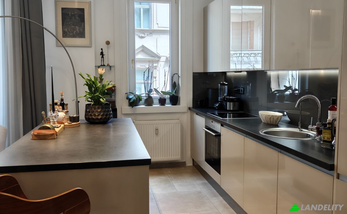 Apartment for Sale Budapest, Hungary, Ponty u 2 1, 1011 Hungary. Photo 3