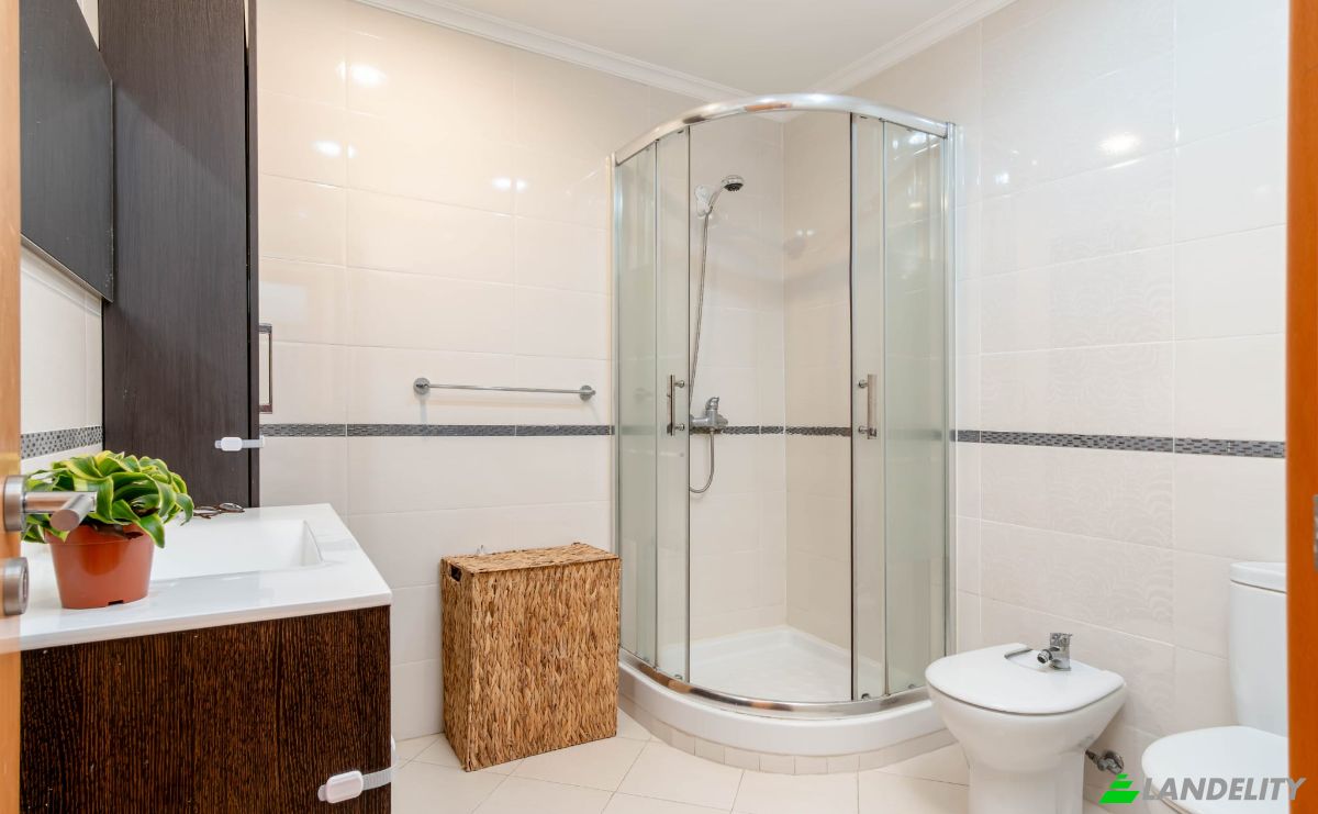 Apartment for Sale R Carvalho Freirinha 43, 2800-676 Almada, Almada, Setubal, Portugal. Photo 12