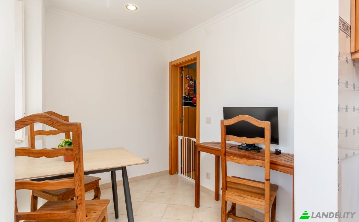 Apartment for Sale R Carvalho Freirinha 43, 2800-676 Almada, Almada, Setubal, Portugal. Photo 5