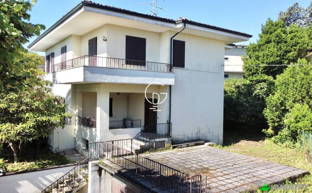 Investing/Development for Sale Via Vittorio Veneto, 25015 Desenzano del Garda BS, Desenzano del Garda, Province of Brescia, Lombardy, Italy. Photo 1